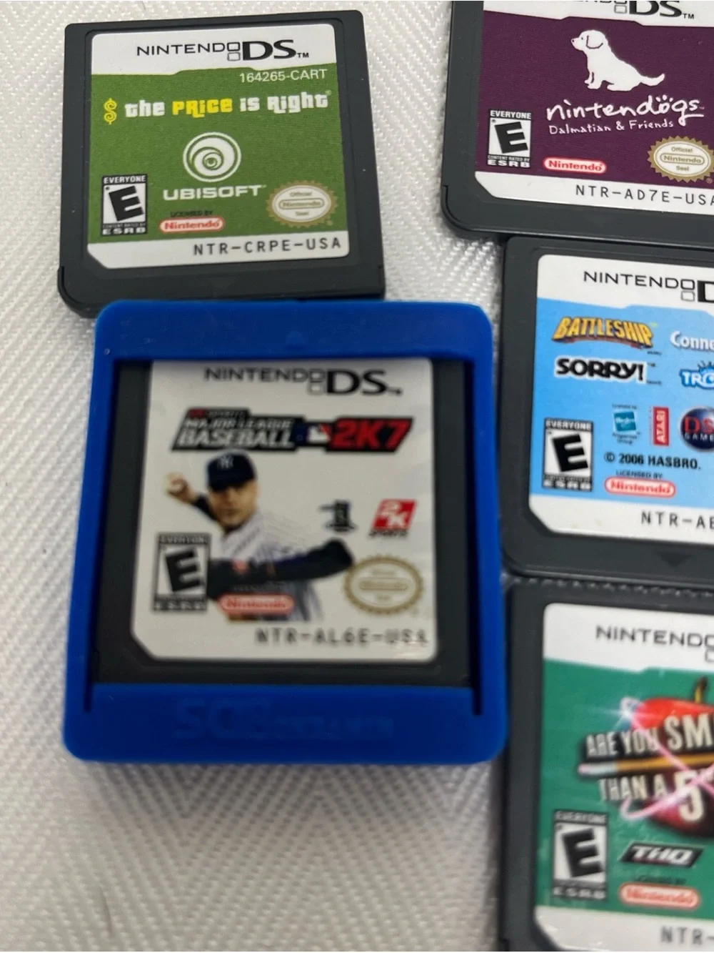 Nintendo DS Lite Crimson Red Handheld System 5 Games, Case, Charger